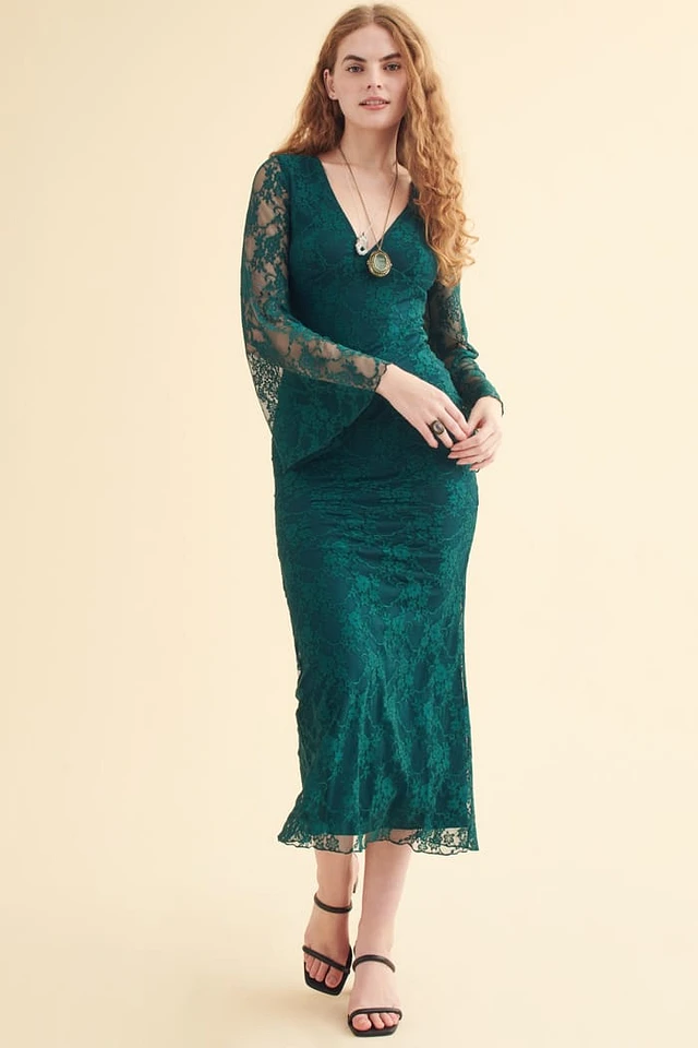 Earth Bound Trading Emerald Lace Mermaid Maxi Dress at